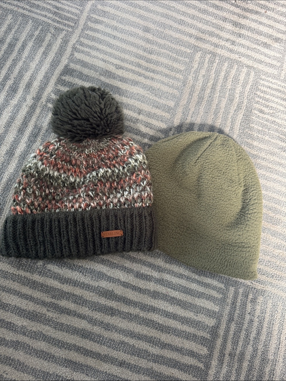 Jumbo POM POM HAT + freebie